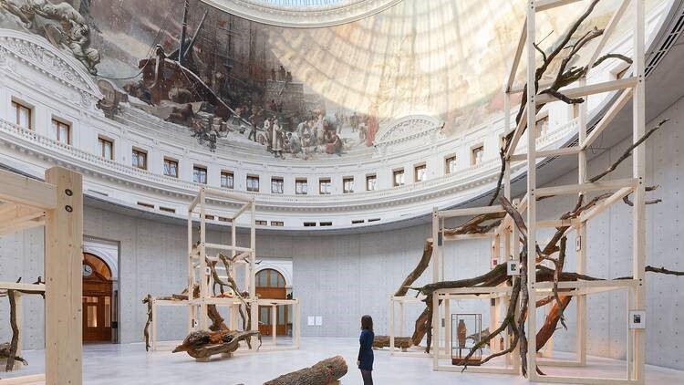 <b>View of the exhibition “The World As It Goes”, Bourse de Commerce – Pinault Collection, Paris, 2024</b>
© Tadao Ando Architect & Associates, Niney et Marca Architects, Pierre-Antoine Gatier agency. Photo: Florent Michel/11h45/Pinault Collection.
© Kimsooja/ADAGP, Paris, 2024.
